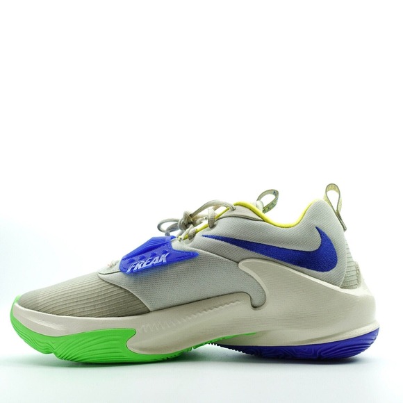 zoom freak 3 primary colors